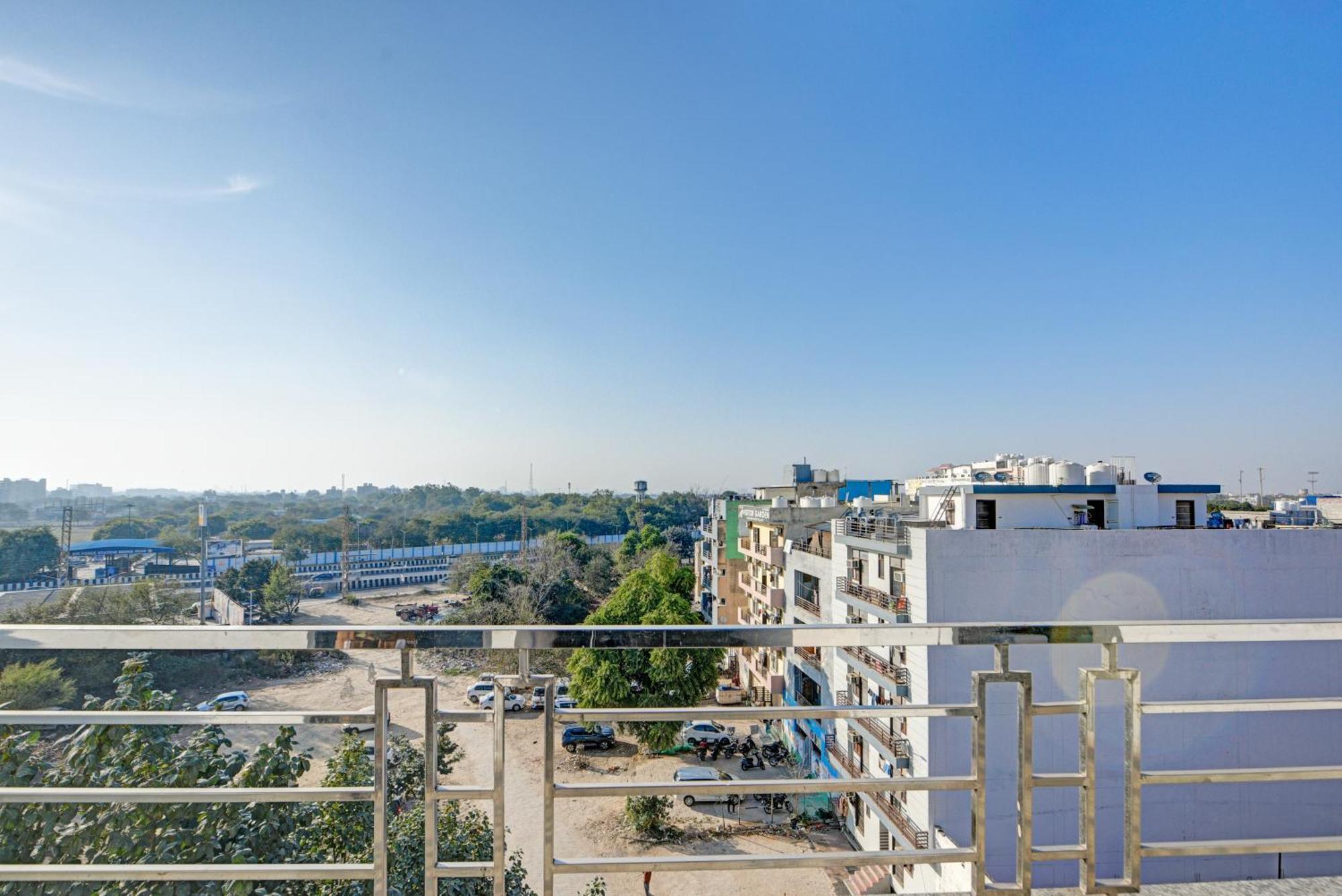 Royal Spark Inn1 - Medicity Gurugram, Near Medanta Hospital Gurgaon Exterior foto